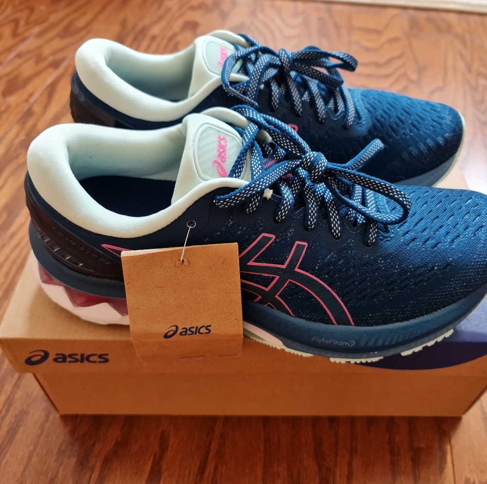 NWT ASICS Gel Kayano 27 size 8.5